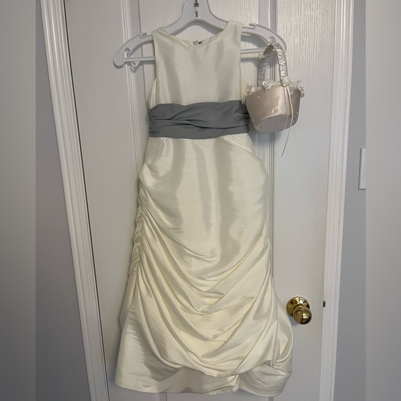 White Flowergirl Dress with Basket - Picture 1 of 6